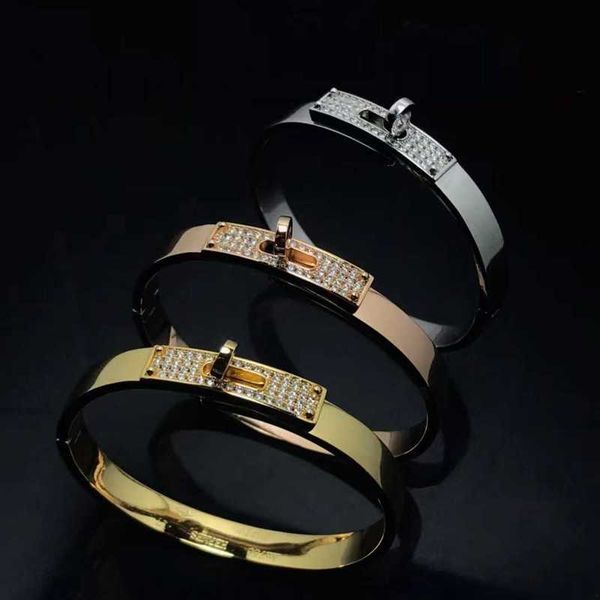 bangle designer h letter half diamond bracelet temperament v gold thickened plating 18k rose pig nose couple uoob, Black
bangle designer h letter half diamond bracelet temperament v gold thickened plating 18k rose pig nose couple uoob, Black