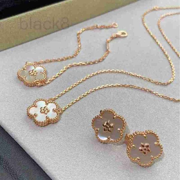 strands, strings designer plum blossom necklace bracelet earstuds new 2023 thick plated 18k rose gold white fritillaria clavicle chain 8w8e, Black
strands, strings designer plum blossom necklace bracelet earstuds new 2023 thick plated 18k rose gold white fritillaria clavicle chain 8w8e, Black