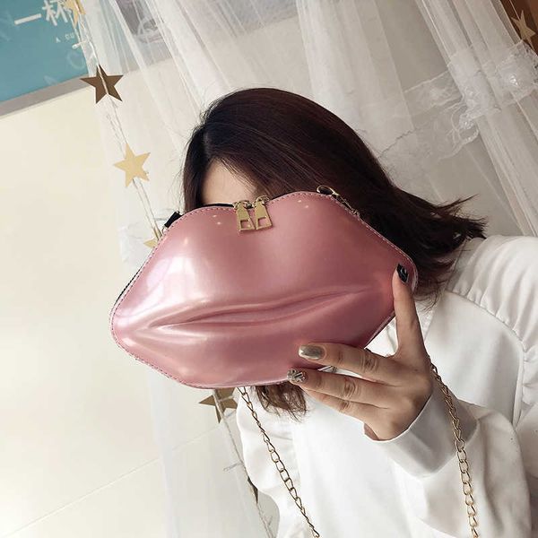 evening bags mini small bag for women 2023 new fashion korean one shoulder crossbody lacquer leather lip chain 230804
evening bags mini small bag for women 2023 new fashion korean one shoulder crossbody lacquer leather lip chain 230804
