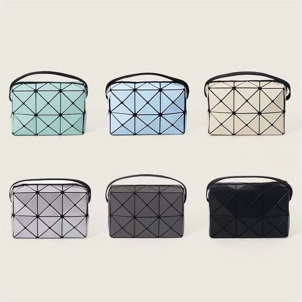 2023 mini geometric shoulder bags designer bag crossbody phone bag mini cross body camera flaps fashion diamond woman men
2023 mini geometric shoulder bags designer bag crossbody phone bag mini cross body camera flaps fashion diamond woman men