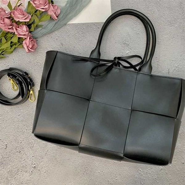 aa totes designer bottegasvenetas arco bags woven a fashion woven women cowhide shoulder large capacity totester
aa totes designer bottegasvenetas arco bags woven a fashion woven women cowhide shoulder large capacity totester