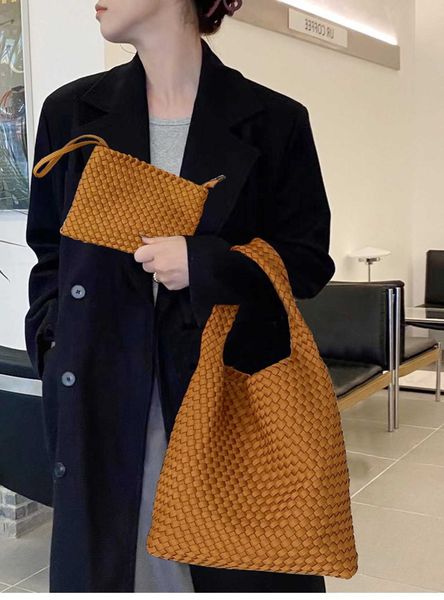 abottegas tote bag vneta jodie mini teen intrecciato designer handwoven high capacity for women fashion bucket bag single shoulder underarm
abottegas tote bag vneta jodie mini teen intrecciato designer handwoven high capacity for women fashion bucket bag single shoulder underarm