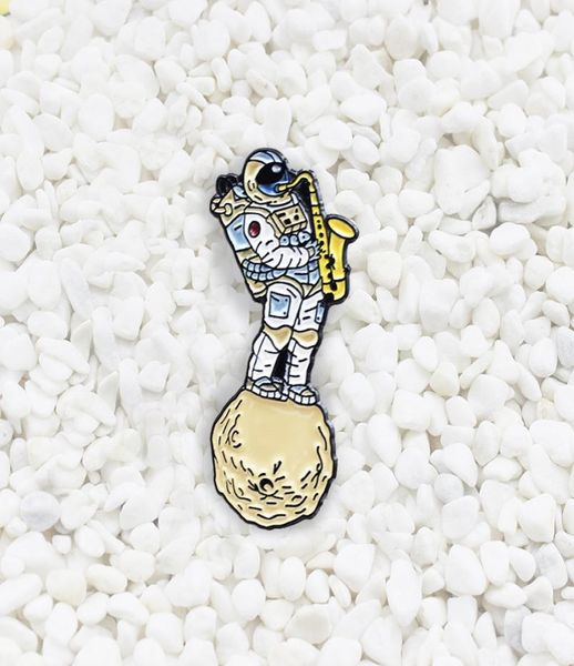 new astronaut blowing saxophone brooch space moon enamel pin fashion cartoon children student clothes lapel pendant jewelry gift7989543, Gray
new astronaut blowing saxophone brooch space moon enamel pin fashion cartoon children student clothes lapel pendant jewelry gift7989543, Gray