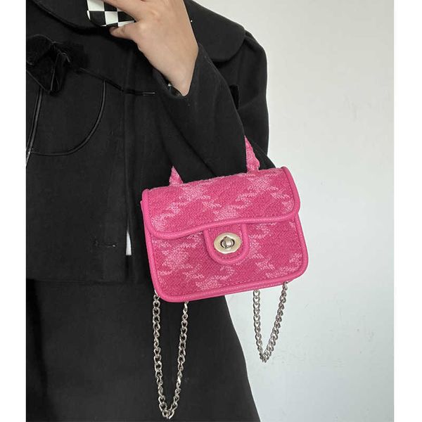cross body bags 2023 spring summer new rose red small group handbag fashionable and simple chain skew square bag for women 230804
cross body bags 2023 spring summer new rose red small group handbag fashionable and simple chain skew square bag for women 230804