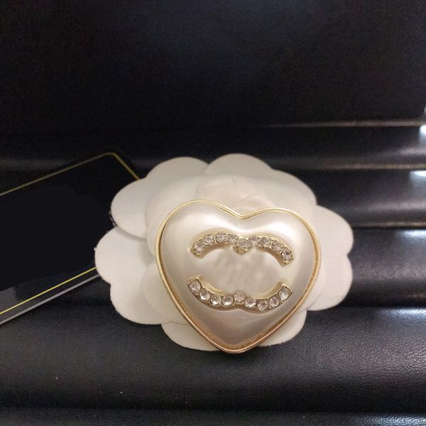 designer brand letter brooches luxury women 18k gold plated stainless steel heart crystal rhinestone jewelry brooch pearl pin marry wedding, Gray
designer brand letter brooches luxury women 18k gold plated stainless steel heart crystal rhinestone jewelry brooch pearl pin marry wedding, Gray