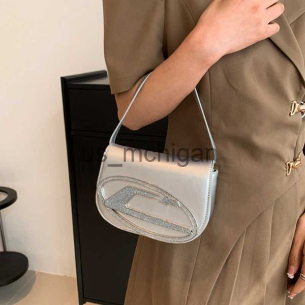 evening bags new fashion saddle bag women's luxury design shoulder bag girl's traveling one shoulder crossbody bag j230804
evening bags new fashion saddle bag women's luxury design shoulder bag girl's traveling one shoulder crossbody bag j230804