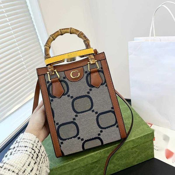 bamboo handbag luxurys diana totes bag designer shoulder bags for women crossbody letter prints shopping bag ladies casual tote bag wallet
bamboo handbag luxurys diana totes bag designer shoulder bags for women crossbody letter prints shopping bag ladies casual tote bag wallet