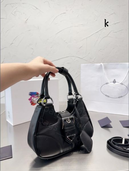 new moon bag favorite retro fashion underarm can be carried diagonally armpit bags classic leather designer handbags for ladies shoulder bag
new moon bag favorite retro fashion underarm can be carried diagonally armpit bags classic leather designer handbags for ladies shoulder bag
