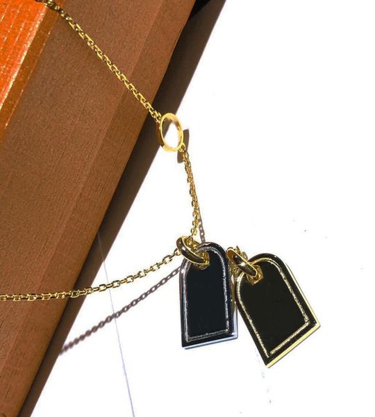 luxury designer necklaces square twocolor pendant classic necklace for men and women gift with box7710425, Silver
luxury designer necklaces square twocolor pendant classic necklace for men and women gift with box7710425, Silver