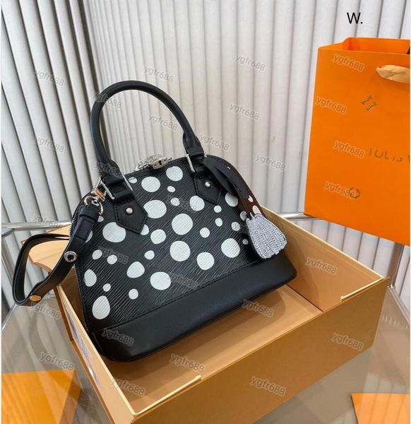 real leather designer bag shoulder bag shell bag flower luxurys handbags large-capacity strap letters colorful new floral crossbody bag tote
real leather designer bag shoulder bag shell bag flower luxurys handbags large-capacity strap letters colorful new floral crossbody bag tote