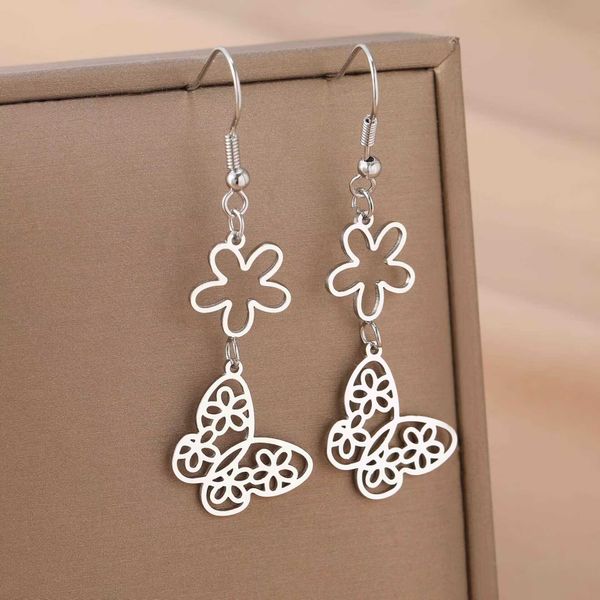 charm stainless steel earrings butterfly hollow flowers temperament popular dangle earrings for women jewelry high-end sense r230804, Golden
charm stainless steel earrings butterfly hollow flowers temperament popular dangle earrings for women jewelry high-end sense r230804, Golden