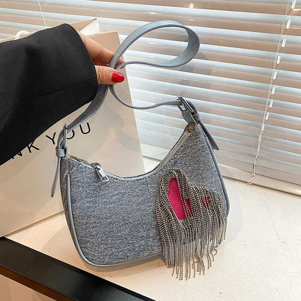 hobo bags love denim shoulder bag 2023 new diamond tassel small design network red popular personalized fashion underarm 230804
hobo bags love denim shoulder bag 2023 new diamond tassel small design network red popular personalized fashion underarm 230804
