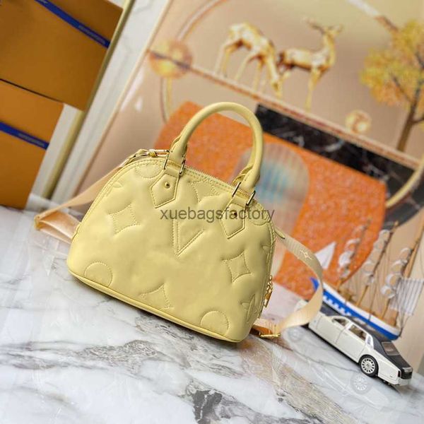 luxurys designer shell bag alma bb embroidery thread embossing genuine leather classic ladies handbag women cossbody purse handbags shoulder
luxurys designer shell bag alma bb embroidery thread embossing genuine leather classic ladies handbag women cossbody purse handbags shoulder
