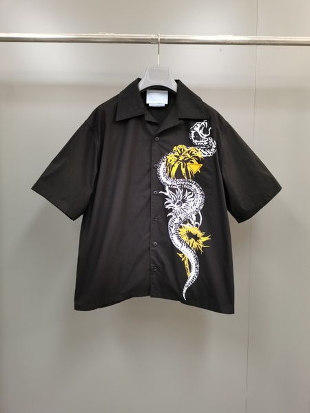 the latest summer designer shirt handsome print design single breasted us size short sleeved shirt luxury brand mens casual black shirt, White;black
the latest summer designer shirt handsome print design single breasted us size short sleeved shirt luxury brand mens casual black shirt, White;black