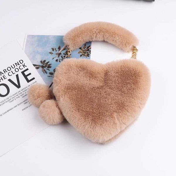 2023 new plush bag women s heart shaped handbag love one shoulder oblique cross fur winter women 230804
2023 new plush bag women s heart shaped handbag love one shoulder oblique cross fur winter women 230804