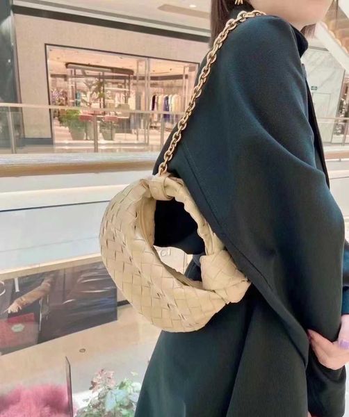 abottegas tote bag vneta jodie mini teen intrecciato designer mini knitting knotted cow leather portable cloud bag messenger leather bag for
abottegas tote bag vneta jodie mini teen intrecciato designer mini knitting knotted cow leather portable cloud bag messenger leather bag for
