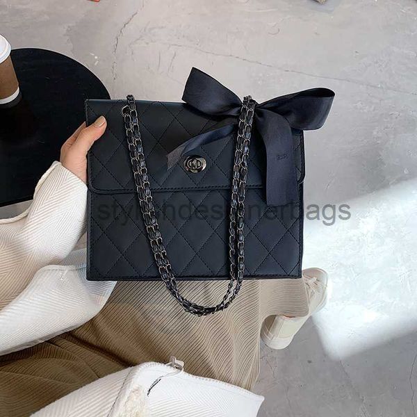 textured bag large capacity autumn and winter new fashion network red ling grid versatile ins chain bagstylishdesign
textured bag large capacity autumn and winter new fashion network red ling grid versatile ins chain bagstylishdesign