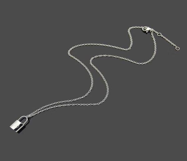 2020 v style brand jewelry necklace paris designer 18k gold lock pendant necklace fashion accessories for men and women 2581235, Silver
2020 v style brand jewelry necklace paris designer 18k gold lock pendant necklace fashion accessories for men and women 2581235, Silver