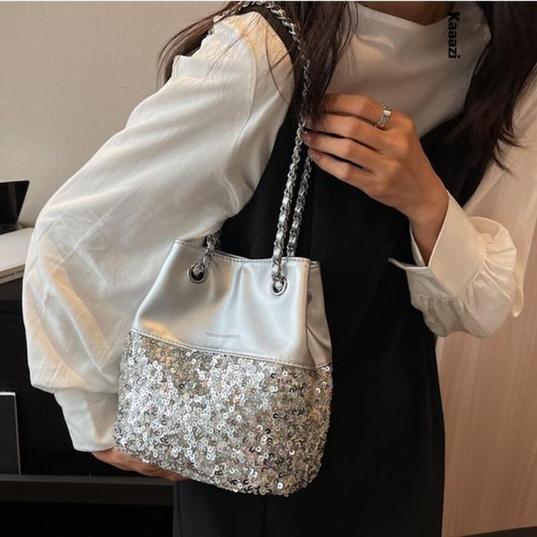 evening bags versatile paillette handbags for women party shoulder metal chain luxury medium size crossbody designer fashion 230803
evening bags versatile paillette handbags for women party shoulder metal chain luxury medium size crossbody designer fashion 230803