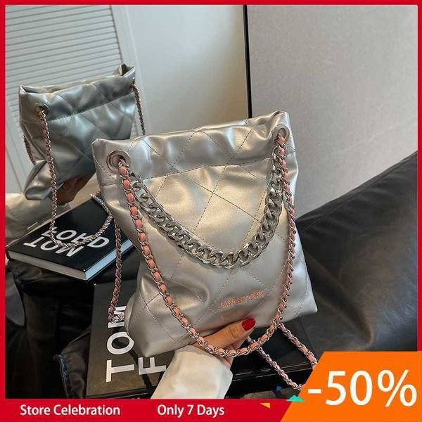 shopping small fragrance 2023 bin new lingge chain women's one shoulder messenger bag
shopping small fragrance 2023 bin new lingge chain women's one shoulder messenger bag
