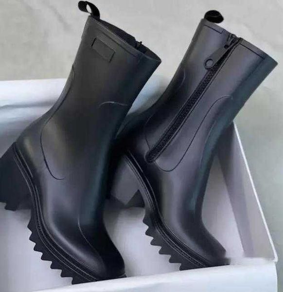 luxurys designers women rain boots welly rubber water rains shoes ankle boot booties, Black;red
luxurys designers women rain boots welly rubber water rains shoes ankle boot booties, Black;red