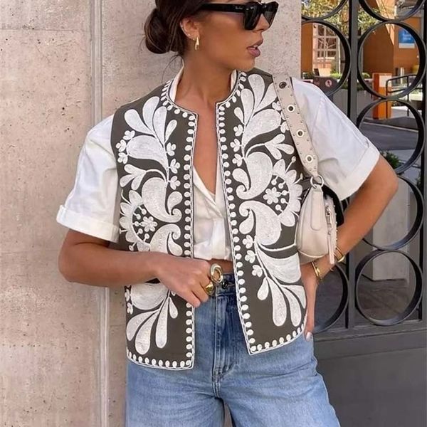 women's vests traf women vintage floral embroidery short vest jacket ladies national style vests for women patchwork casual waistcoat, Black;white
women's vests traf women vintage floral embroidery short vest jacket ladies national style vests for women patchwork casual waistcoat, Black;white