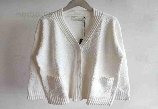 women039s knits tees designer college style autumn and winter 2022 new vneck long sleeve medium loose solid chain wool knitt7209011, White
women039s knits tees designer college style autumn and winter 2022 new vneck long sleeve medium loose solid chain wool knitt7209011, White