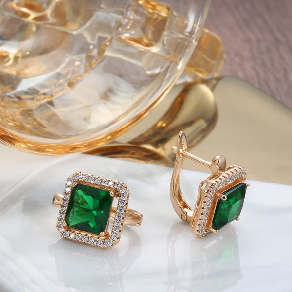 stud 18k rose gold vintage emerald diamond earrings for women genuine jewelry wedding anniversary resizable earring gift wholesale 230804, Golden;silver
stud 18k rose gold vintage emerald diamond earrings for women genuine jewelry wedding anniversary resizable earring gift wholesale 230804, Golden;silver