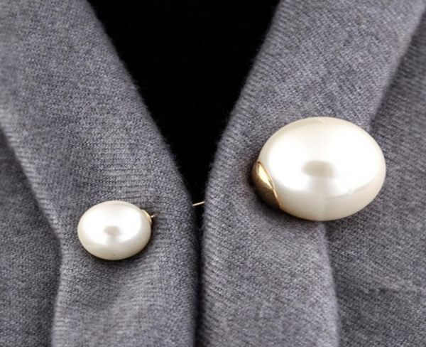 vintage gold brooch pins double head simulation pearl large big brooches for women wedding jewelry accessories1786093, Gray
vintage gold brooch pins double head simulation pearl large big brooches for women wedding jewelry accessories1786093, Gray