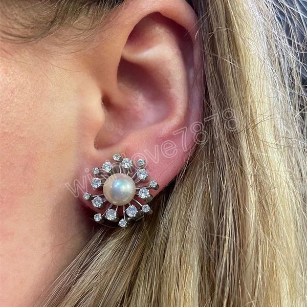 chic simulated peal earrings for women aesthetic snowflake shaped stud earrings with cz elegant sweet girls ear jewelry, Golden;silver
chic simulated peal earrings for women aesthetic snowflake shaped stud earrings with cz elegant sweet girls ear jewelry, Golden;silver