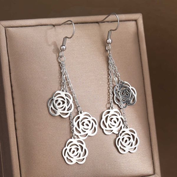 charm stainless steel earrings elegant vintage rose flower pendants super noble tassel female earrings for women jewelry r230804, Golden
charm stainless steel earrings elegant vintage rose flower pendants super noble tassel female earrings for women jewelry r230804, Golden