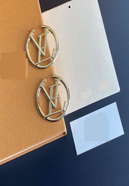 2022 luxury big gold hoop earrings for lady women orrous girls ear studs set designer jewelry earring valentine039s day gift en3567224, Golden;silver
2022 luxury big gold hoop earrings for lady women orrous girls ear studs set designer jewelry earring valentine039s day gift en3567224, Golden;silver