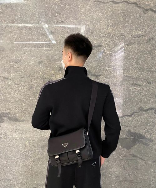 messenger bag designer bag shoulder bag messenger bag crossbody bag men's bag luxury heavy nylon safiano leather handbag 2vd768saffiano
messenger bag designer bag shoulder bag messenger bag crossbody bag men's bag luxury heavy nylon safiano leather handbag 2vd768saffiano
