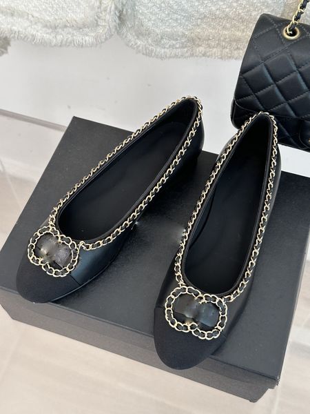 dress shoes patent leather women pump square heels pointy double color nude elegant office party work, Black
dress shoes patent leather women pump square heels pointy double color nude elegant office party work, Black