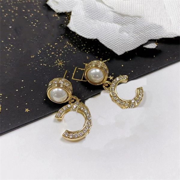 stud earring ccity latest woman luxury designer jewelry women classics c logo hoop crystal pearl gold earrings 894534, Golden;silver
stud earring ccity latest woman luxury designer jewelry women classics c logo hoop crystal pearl gold earrings 894534, Golden;silver