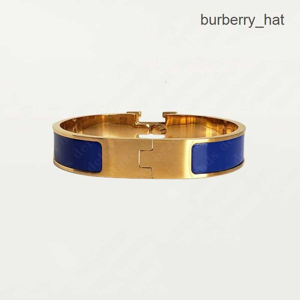 classic designer 18k gold bracelet men women birthday gift mother's day jewellery holiday gift, Black
classic designer 18k gold bracelet men women birthday gift mother's day jewellery holiday gift, Black