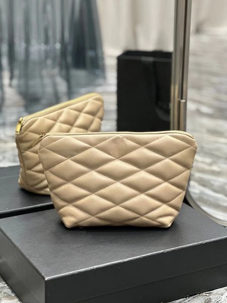 designer women's classic handbag made of diamond quilted mini fine crafted sheepskinsoft and comfortable to feel large capacity
designer women's classic handbag made of diamond quilted mini fine crafted sheepskinsoft and comfortable to feel large capacity