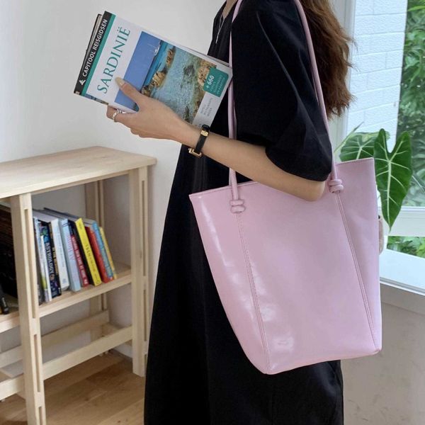 shoulder bags bag niche trend south korean portable shoulder bag women's large capacity soft leather pu bucket advanced sense of commut
shoulder bags bag niche trend south korean portable shoulder bag women's large capacity soft leather pu bucket advanced sense of commut
