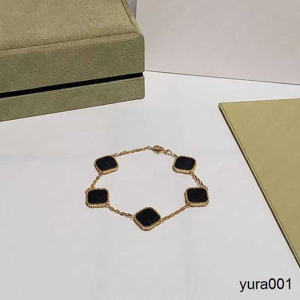 luxury classic designer bracelet leaf clover bracelet designer chain 18k gold shell for girl wedding mother' day fashion jewelry women, Golden;silver
luxury classic designer bracelet leaf clover bracelet designer chain 18k gold shell for girl wedding mother' day fashion jewelry women, Golden;silver