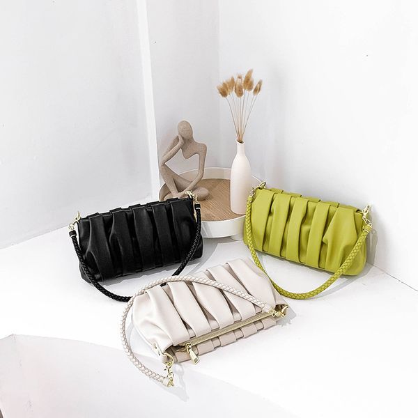 evening bags luxury cloud underarm handbags solid leather bag female daily pleated shoulder brand designer fashion exquisite shopping 230803
evening bags luxury cloud underarm handbags solid leather bag female daily pleated shoulder brand designer fashion exquisite shopping 230803