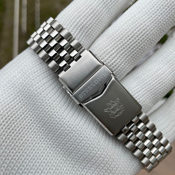 watch bands steeldive sd1996 automatic dive replacement bracelet fully brushed signed buckle milled clasp with safety 230803, Black;brown
watch bands steeldive sd1996 automatic dive replacement bracelet fully brushed signed buckle milled clasp with safety 230803, Black;brown