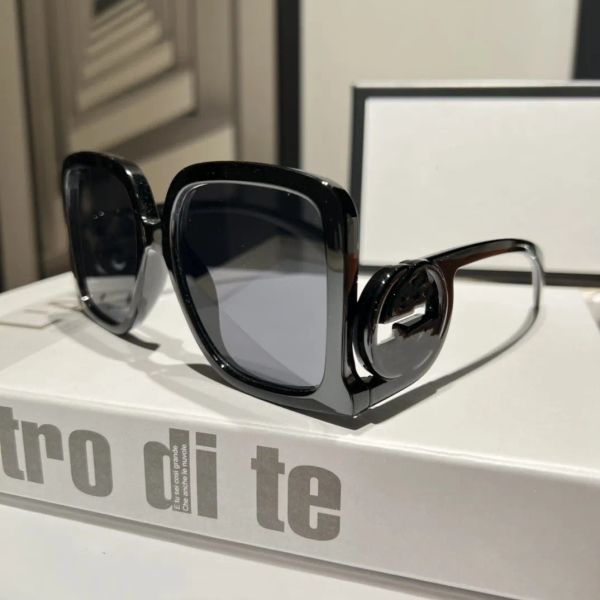 2023 luxury designer brand sunglasses designer rectangle sunglass square eyeglass women men glasses womens sun glass uv400 lens with, White;black
2023 luxury designer brand sunglasses designer rectangle sunglass square eyeglass women men glasses womens sun glass uv400 lens with, White;black