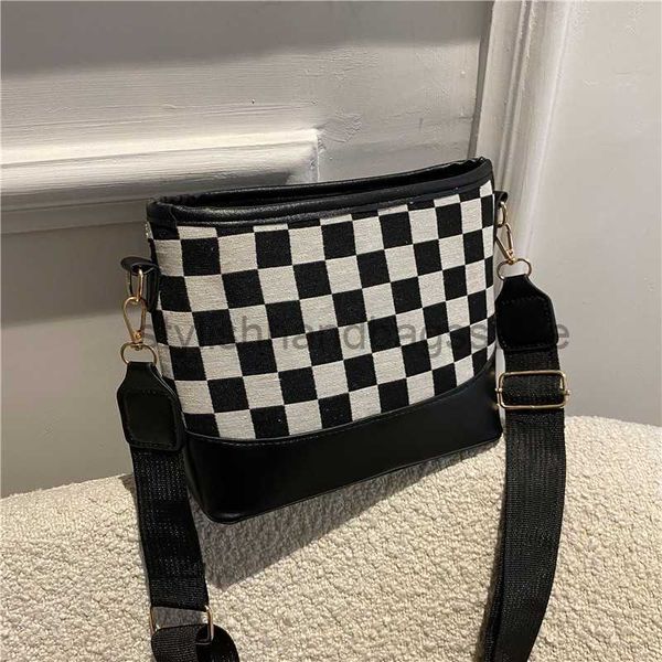 women's fashion korean version foreigner versatile 2023 spring new check chain one shoulder wandering stylishhandbag
women's fashion korean version foreigner versatile 2023 spring new check chain one shoulder wandering stylishhandbag