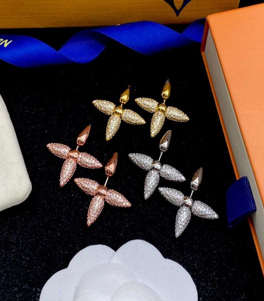 luxury jewerlry hoop earrings designer for women golden logo box orecchini classical 4 colors lucky grasses letter shaped 2211080191, Golden;silver
luxury jewerlry hoop earrings designer for women golden logo box orecchini classical 4 colors lucky grasses letter shaped 2211080191, Golden;silver