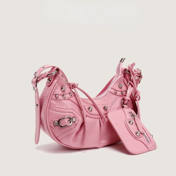evening bags motorcycle bag underarm bags rivet tassel three-in-one bag can be shoulder crossbody sweet cool underarm girl bags 230803
evening bags motorcycle bag underarm bags rivet tassel three-in-one bag can be shoulder crossbody sweet cool underarm girl bags 230803