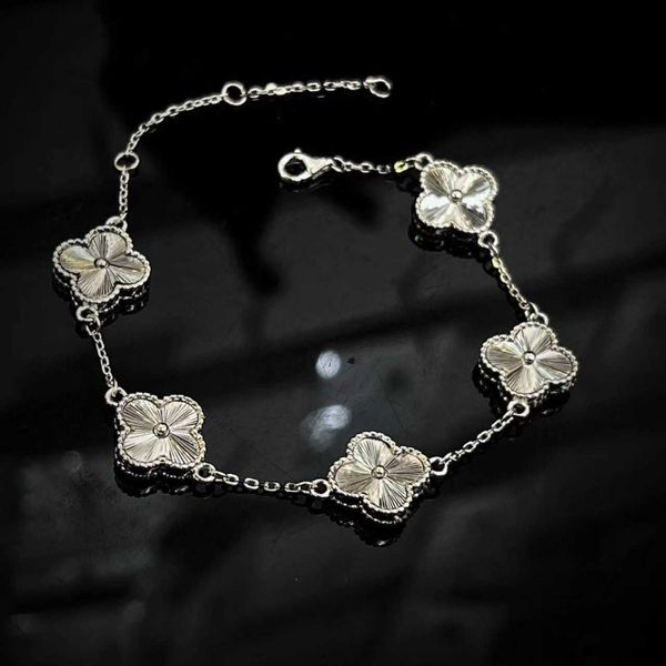 van clover bracelet 925 silver bracelet laser four-leaf clover bracelet electroplated platinum classic timeless double-sided laser luxury hi, Golden;silver
van clover bracelet 925 silver bracelet laser four-leaf clover bracelet electroplated platinum classic timeless double-sided laser luxury hi, Golden;silver