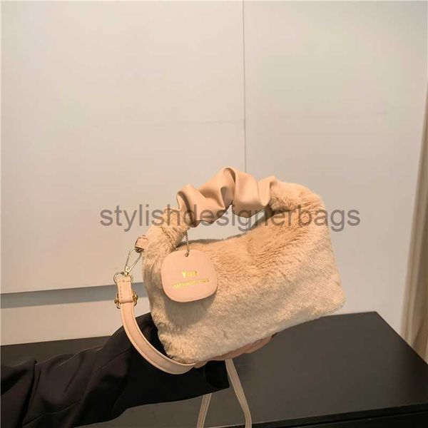 plush pleated handheld bag for women 2023 new fashion autumn/winter korean edition simple and foreign style girl crossbody bagstylishdesign
plush pleated handheld bag for women 2023 new fashion autumn/winter korean edition simple and foreign style girl crossbody bagstylishdesign