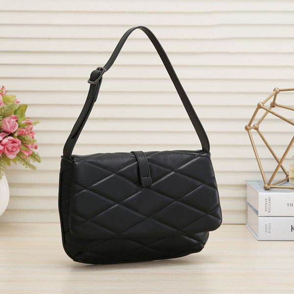 fashion classic handbag shoulder bag tote bag advanced texture atmospheric versatile rhombus bag underarm bag
fashion classic handbag shoulder bag tote bag advanced texture atmospheric versatile rhombus bag underarm bag