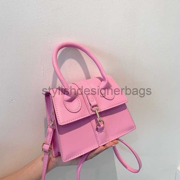 2023 korean version solid color new bag fashionable and simple one texture foreign style lock buckle portable crossbody small square bagstyl
2023 korean version solid color new bag fashionable and simple one texture foreign style lock buckle portable crossbody small square bagstyl