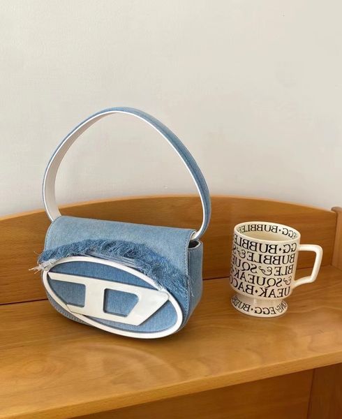 evening bags fashion women's denim blue bag ladies outdoor underarm female one shoulder straddle handbag 230803
evening bags fashion women's denim blue bag ladies outdoor underarm female one shoulder straddle handbag 230803